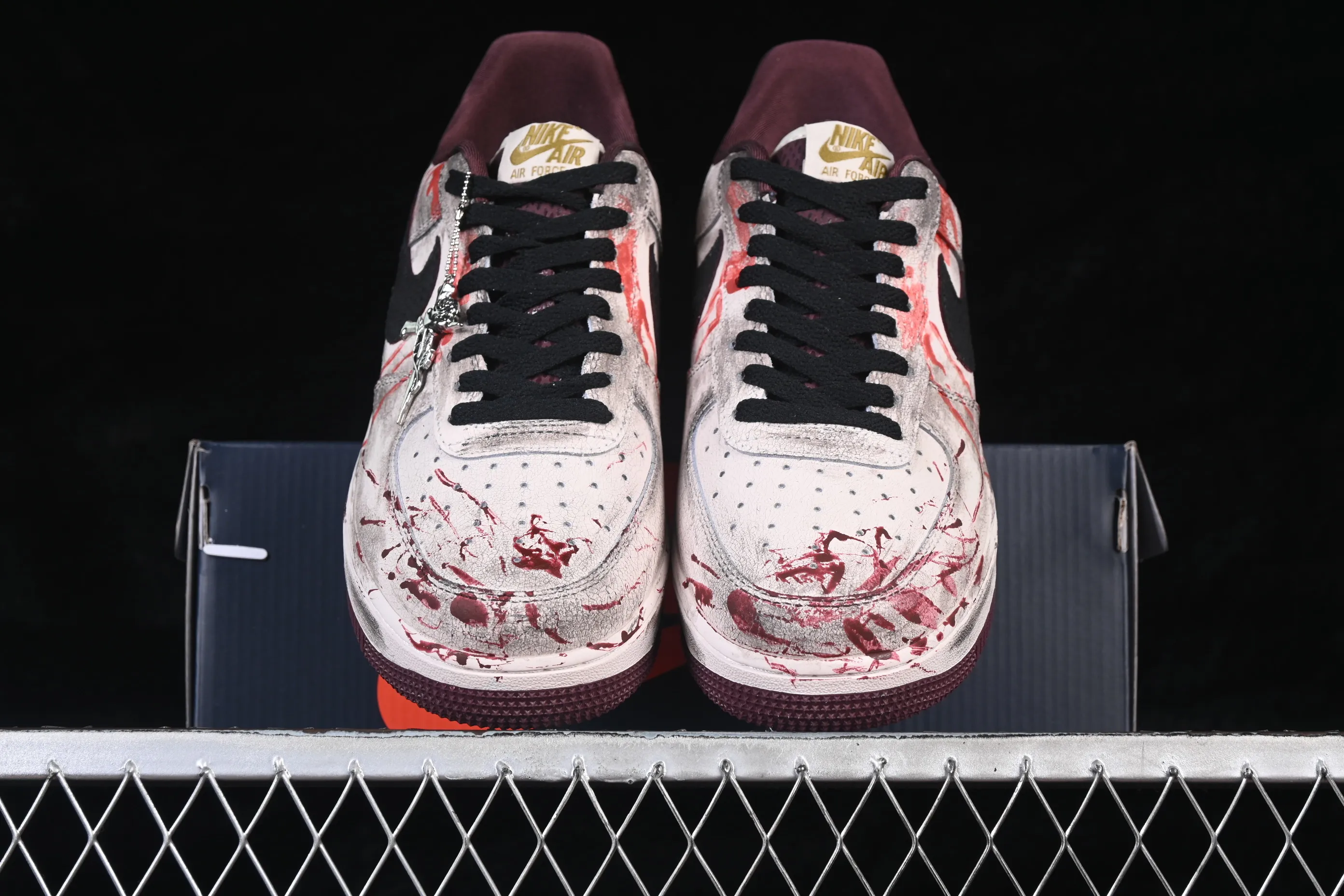 All categories Nk Air Force 1 Air Force series Nk Air Force 1 Low Air Force low-top Nike Air Force 1'07 Low Hand-painted graffiti Gothic bloodstains Air Force 1 low-top casual sneakers XL2132-888